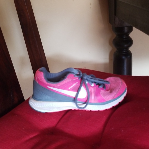 Nike shoeswomens size 7 running shoes - Picture 4 of 4